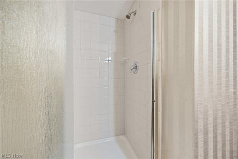 15559 Cottonwood Oval Middleburg Heights OH 44130