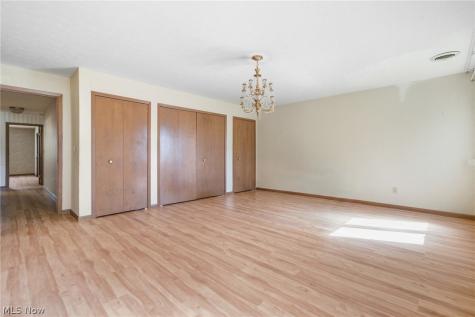 15559 Cottonwood Oval Middleburg Heights OH 44130