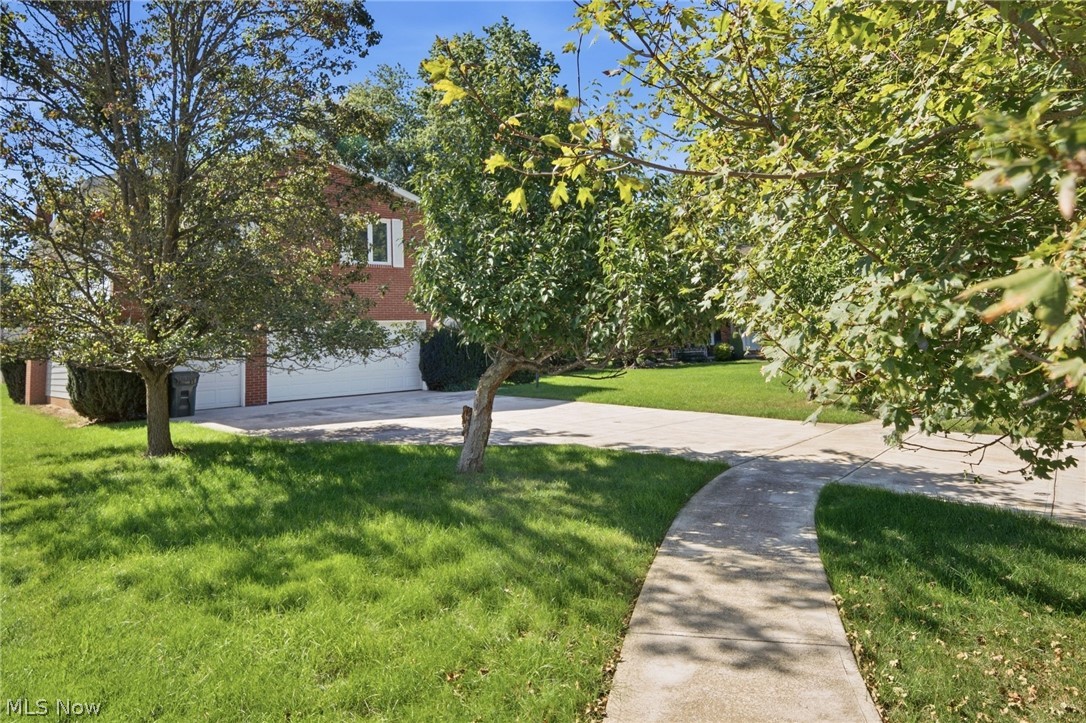 15559 Cottonwood Oval Middleburg Heights OH 44130