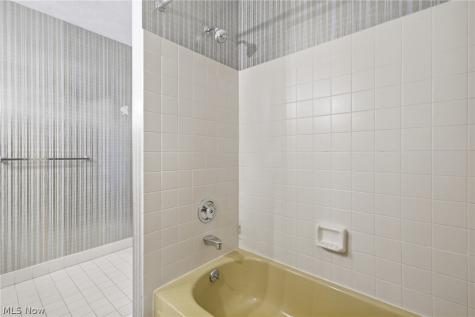 15559 Cottonwood Oval Middleburg Heights OH 44130