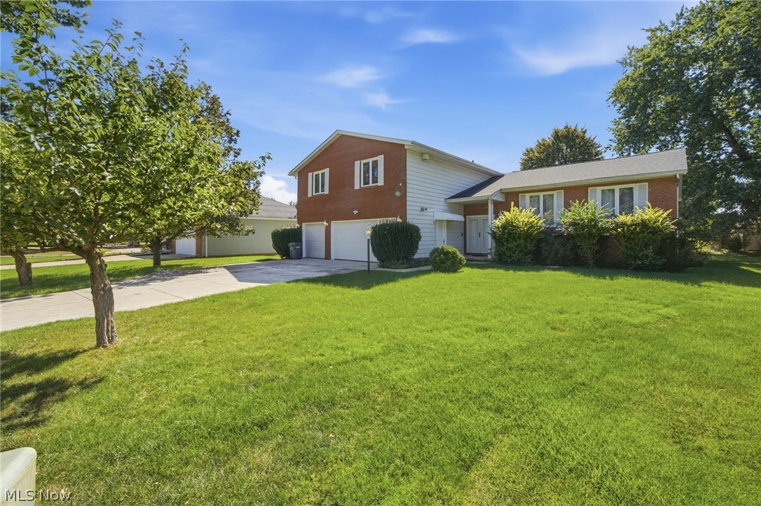 15559 Cottonwood Oval Middleburg Heights OH 44130