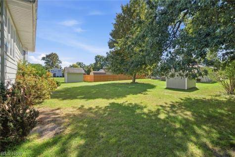 15559 Cottonwood Oval Middleburg Heights OH 44130