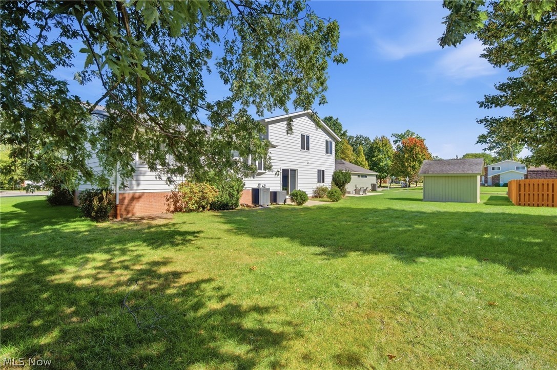 15559 Cottonwood Oval Middleburg Heights OH 44130