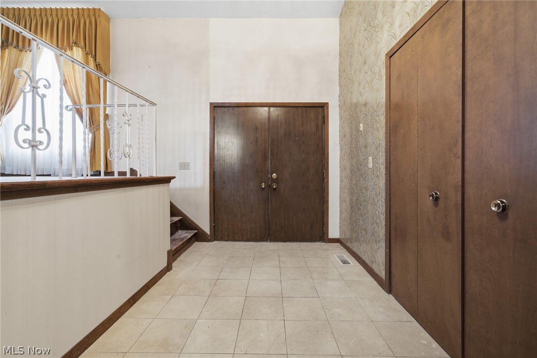 15559 Cottonwood Oval Middleburg Heights OH 44130