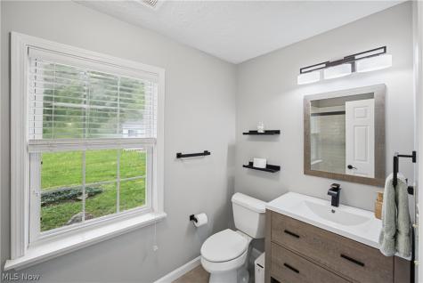 35220 Chagrin Boulevard Moreland Hills OH 44022