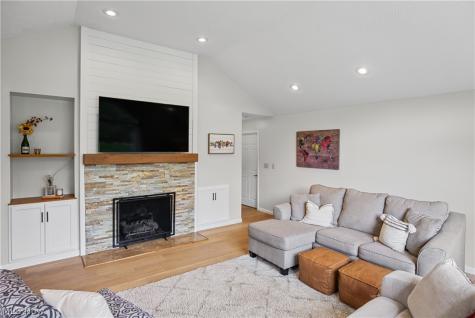 35220 Chagrin Boulevard Moreland Hills OH 44022