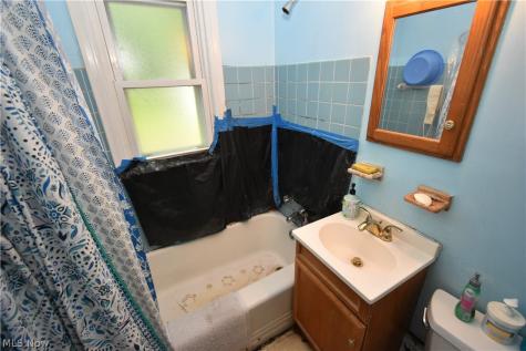 4137 W 157th Street Cleveland OH 44135