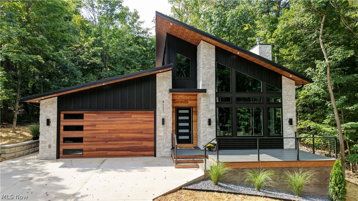 417 Grand Ridge Drive Howard OH 43028