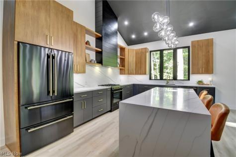 417 Grand Ridge Drive Howard OH 43028