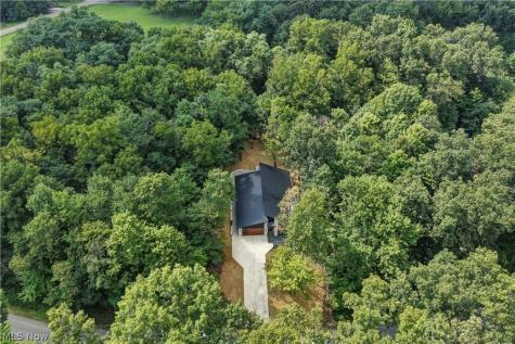 417 Grand Ridge Drive Howard OH 43028