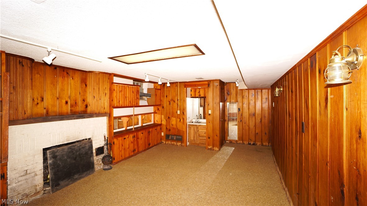 556 Royal Avenue Akron OH 44303