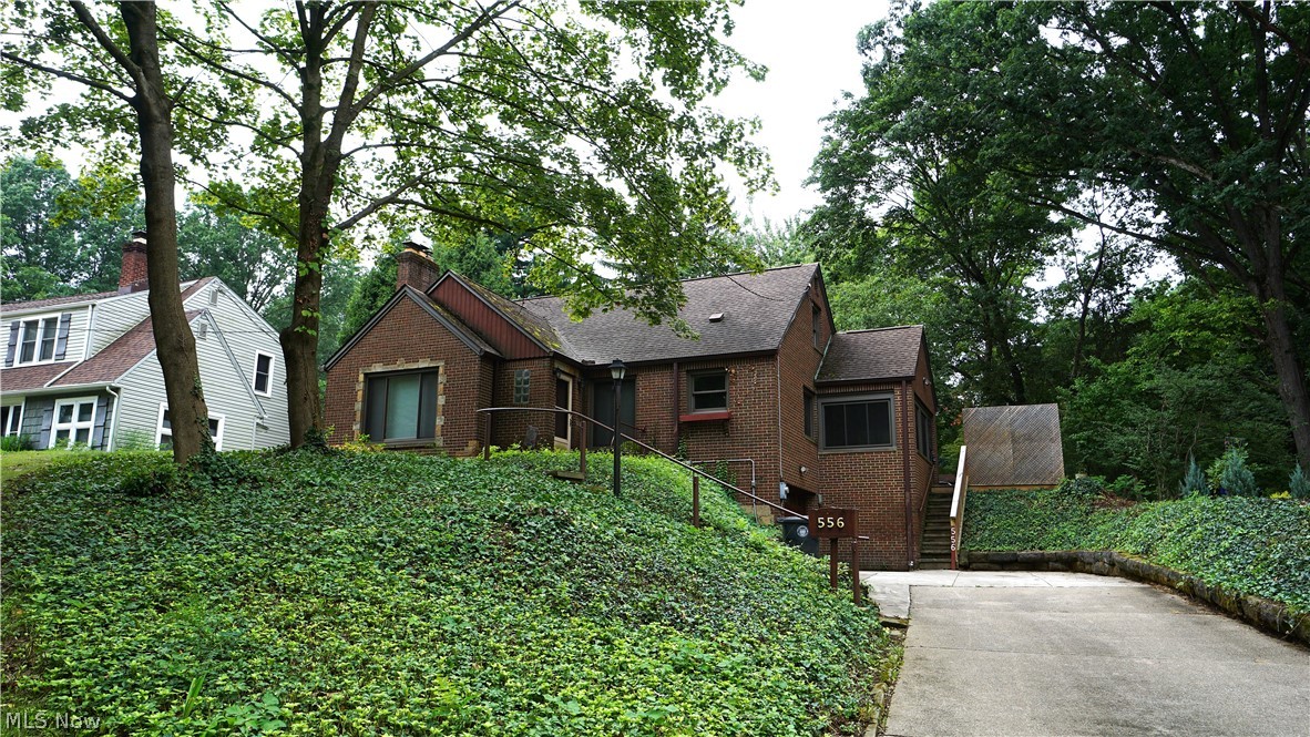 556 Royal Avenue Akron OH 44303