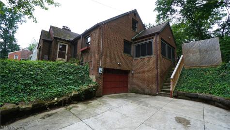556 Royal Avenue Akron OH 44303