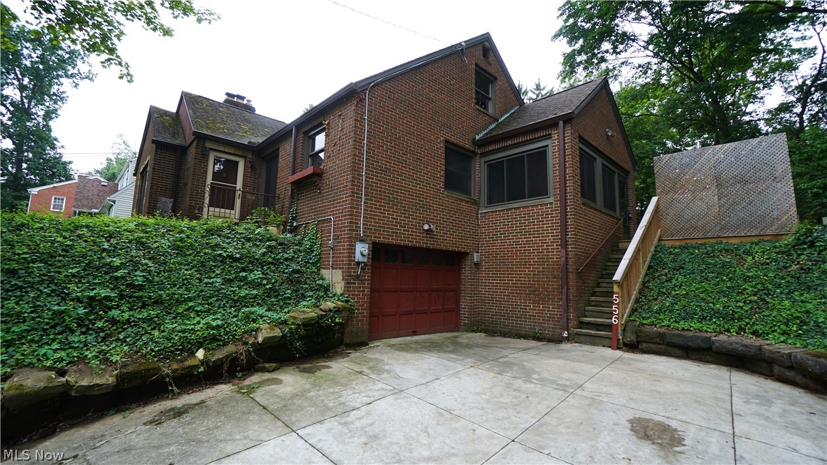 556 Royal Avenue Akron OH 44303