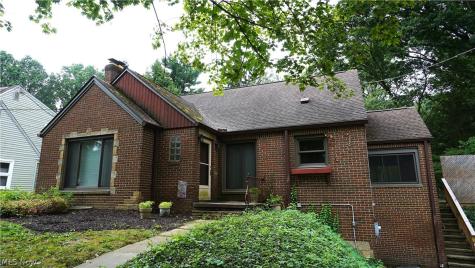 556 Royal Avenue Akron OH 44303