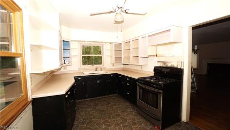 556 Royal Avenue Akron OH 44303