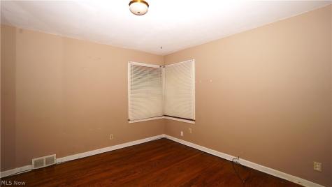 556 Royal Avenue Akron OH 44303