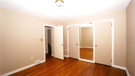 556 Royal Avenue Akron OH 44303