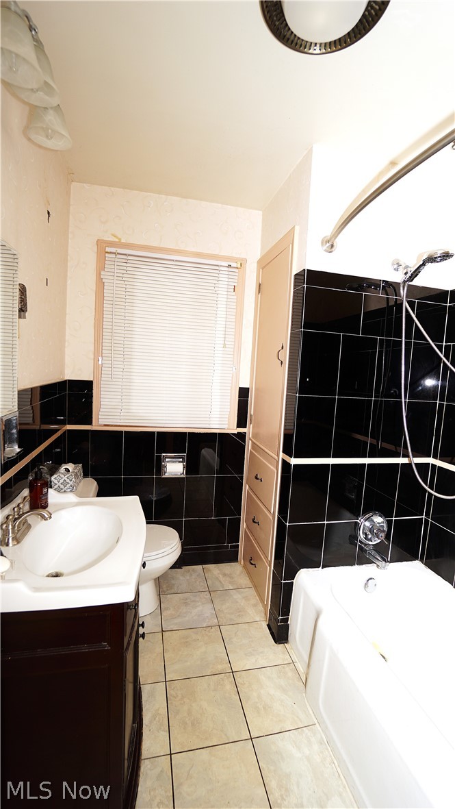 556 Royal Avenue Akron OH 44303