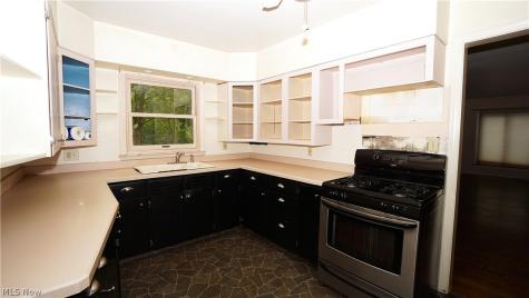 556 Royal Avenue Akron OH 44303