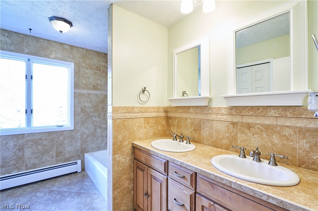 8585 Carmichael Drive Chesterland OH 44026