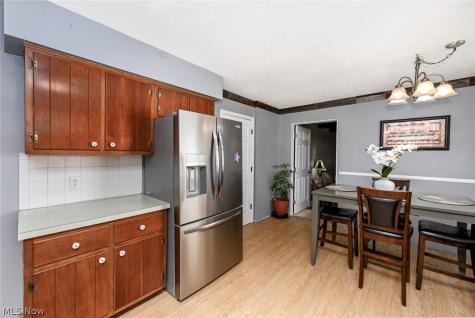 614 N Hidden Valley Road Cuyahoga Falls OH 44223