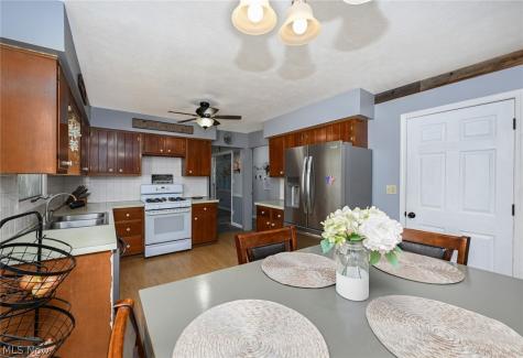 614 N Hidden Valley Road Cuyahoga Falls OH 44223