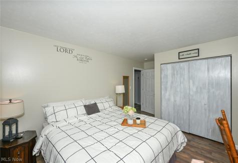 614 N Hidden Valley Road Cuyahoga Falls OH 44223