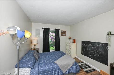 614 N Hidden Valley Road Cuyahoga Falls OH 44223