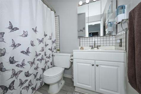 614 N Hidden Valley Road Cuyahoga Falls OH 44223