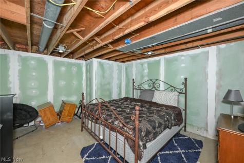 614 N Hidden Valley Road Cuyahoga Falls OH 44223