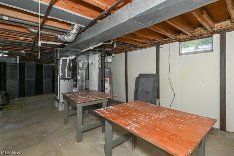 614 N Hidden Valley Road Cuyahoga Falls OH 44223