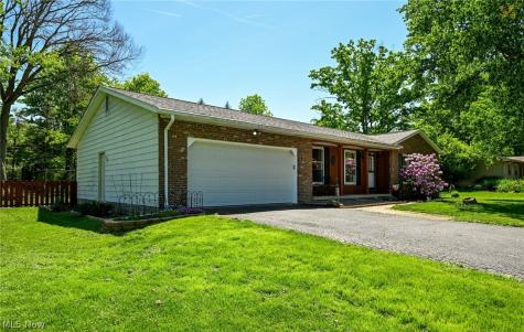 614 N Hidden Valley Road Cuyahoga Falls OH 44223
