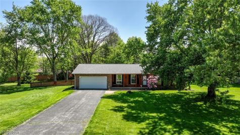 614 N Hidden Valley Road Cuyahoga Falls OH 44223