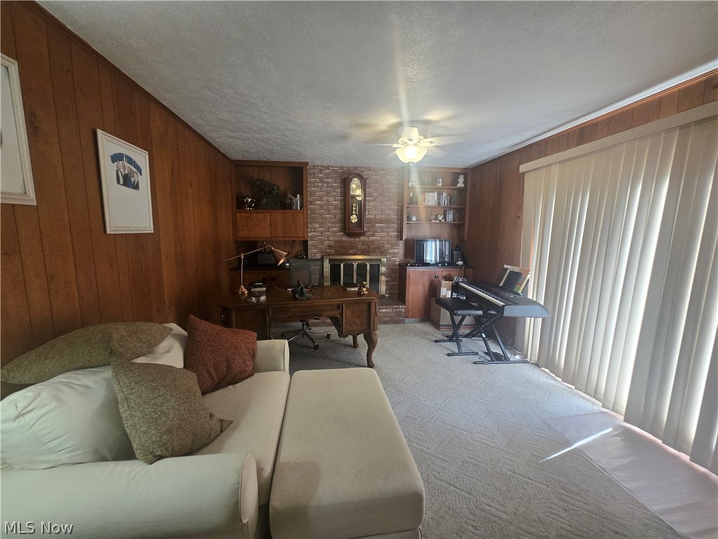 909 NE Willard Avenue NE Warren OH 44483