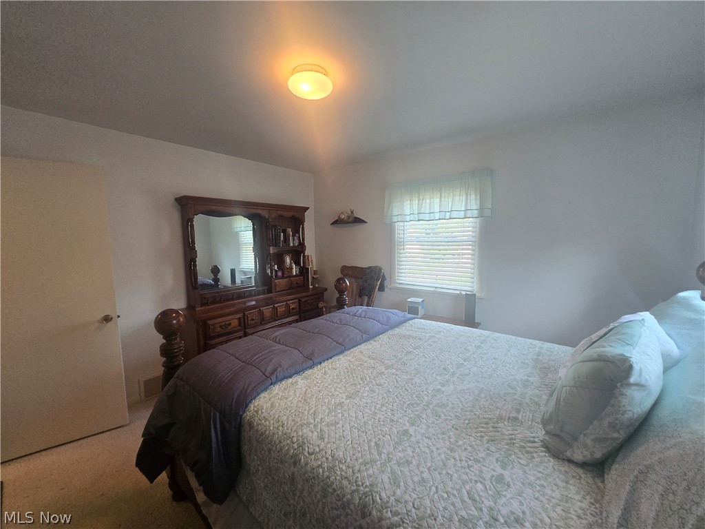 909 NE Willard Avenue NE Warren OH 44483
