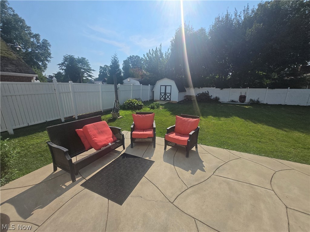 909 NE Willard Avenue NE Warren OH 44483