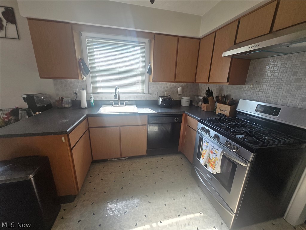909 NE Willard Avenue NE Warren OH 44483