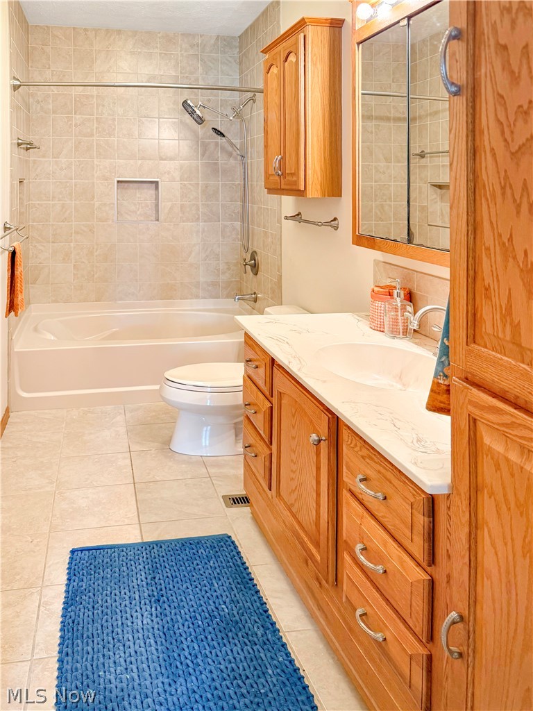 156 Roche Way Boardman OH 44512