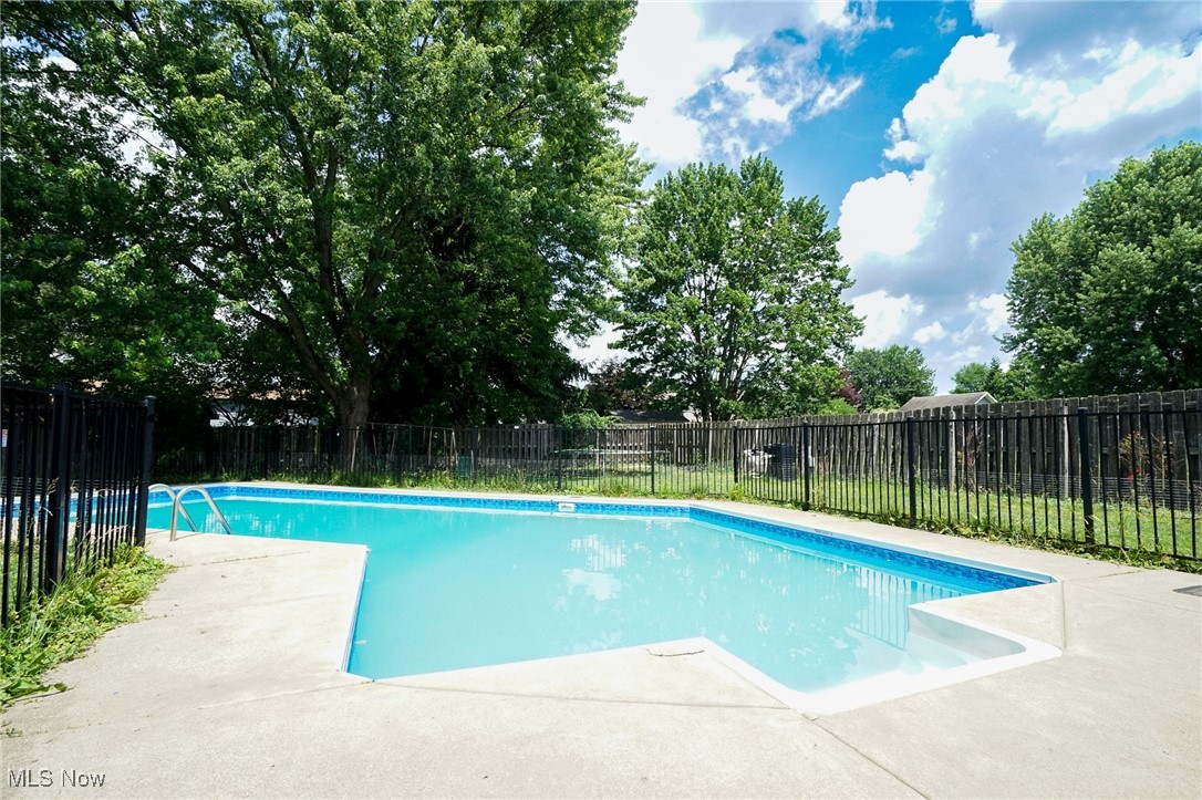 156 Roche Way Boardman OH 44512