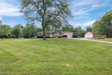 1461 Deermont Avenue SW Massillon OH 44647