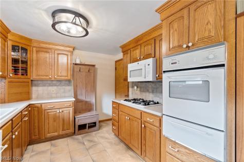 1461 Deermont Avenue SW Massillon OH 44647
