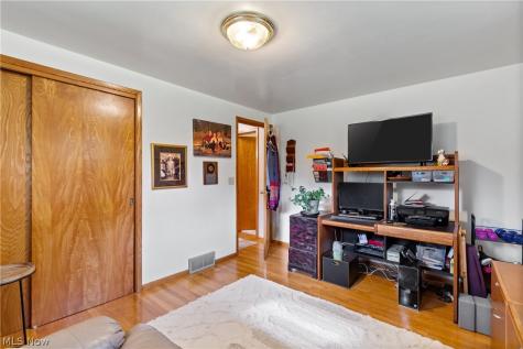 1461 Deermont Avenue SW Massillon OH 44647