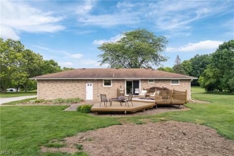 1461 Deermont Avenue SW Massillon OH 44647