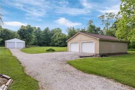1461 Deermont Avenue SW Massillon OH 44647