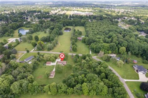 1461 Deermont Avenue SW Massillon OH 44647