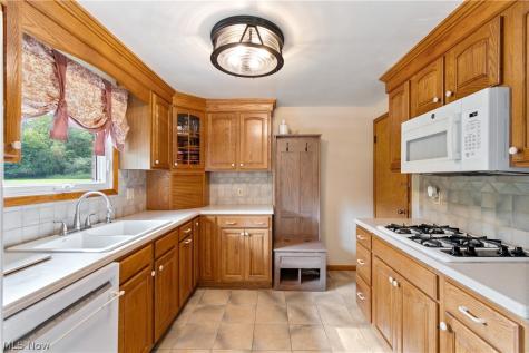 1461 Deermont Avenue SW Massillon OH 44647