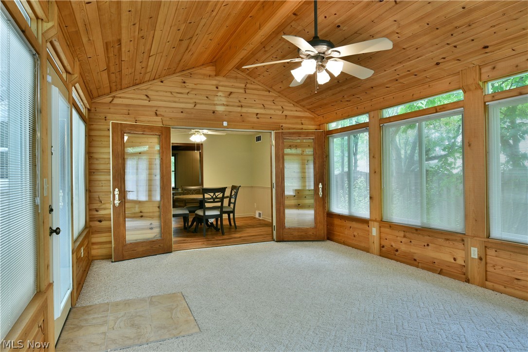 1097 Center Street E Warren OH 44481