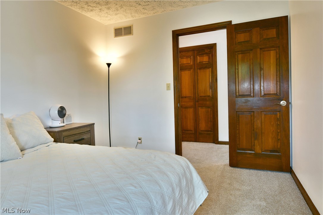 1097 Center Street E Warren OH 44481