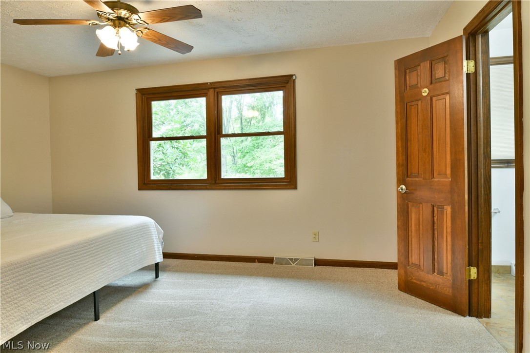 1097 Center Street E Warren OH 44481